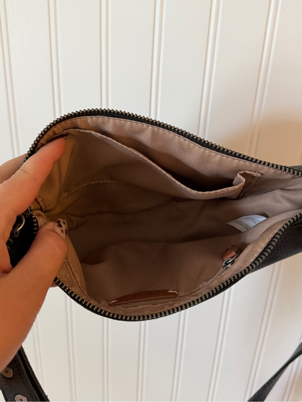 The Sak Tess Sling Leather Bag - Picture 5 of 6
